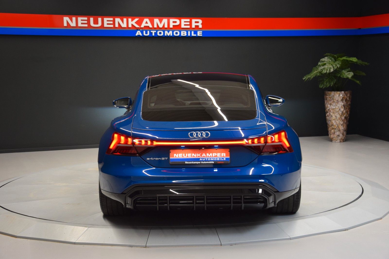 Fahrzeugabbildung Audi e-tron GT quattro Leder Panorama ACC HeadUp B&O