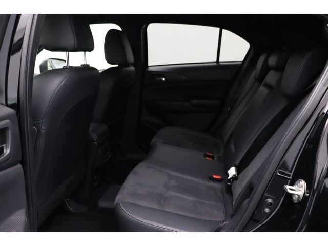 Fahrzeugabbildung Mitsubishi Eclipse Cross 2.4 Plus Select Black Hybrid 4WD