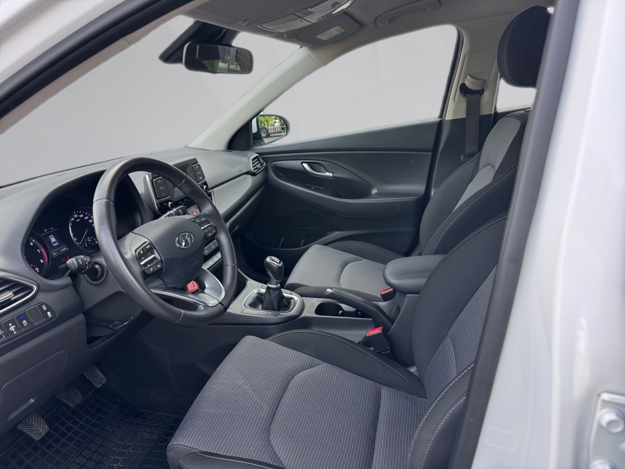 Fahrzeugabbildung Hyundai i30 1.0 T-GDI TEMPOMAT*KLIMA*DAB*ZV*BT*USB*ARMLE