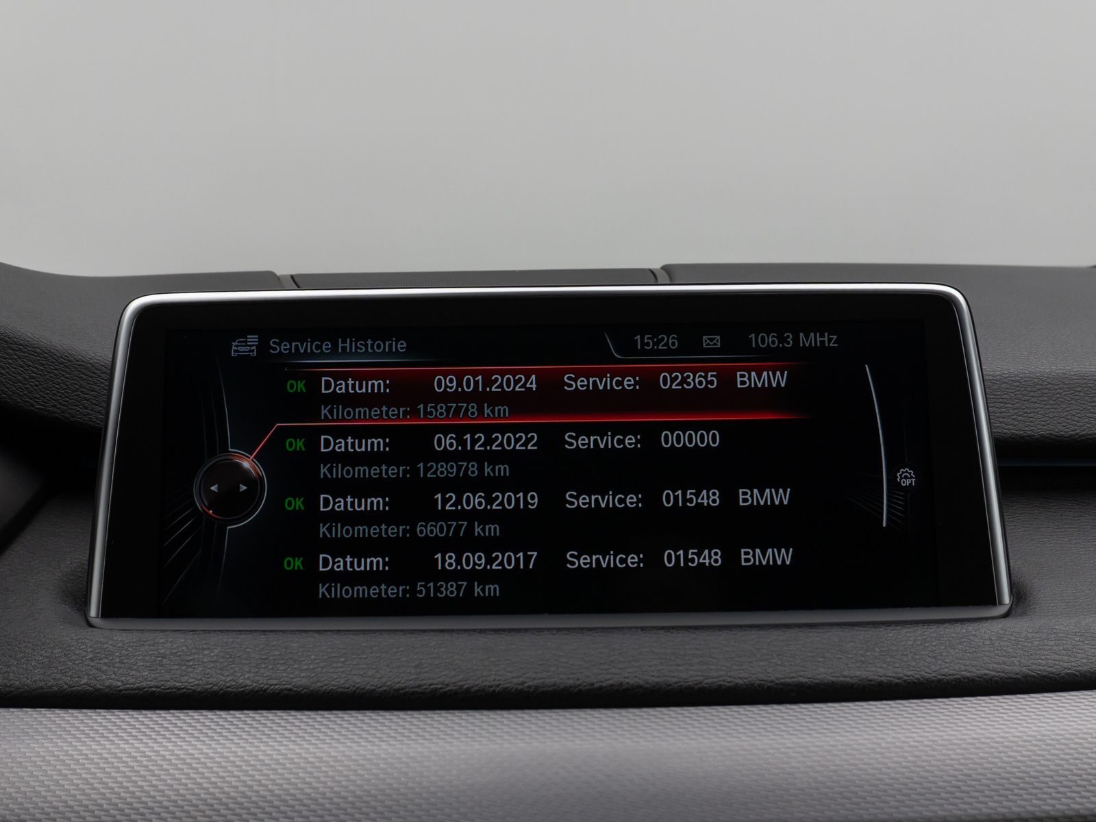 Fahrzeugabbildung BMW X5 xD30d M Sport HUD HiFi NaviPro PDC LED Leder