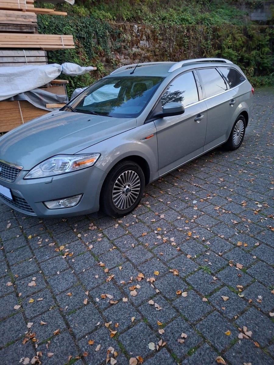 Ford Mondeo 2009 — rear view