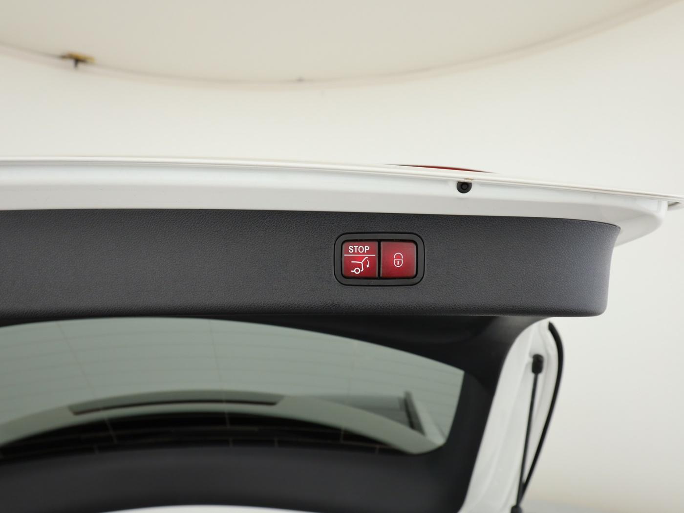 Mercedes-Benz E 200 T *AMG Line Advanced*Panorama*AHK*PTS*Kam.