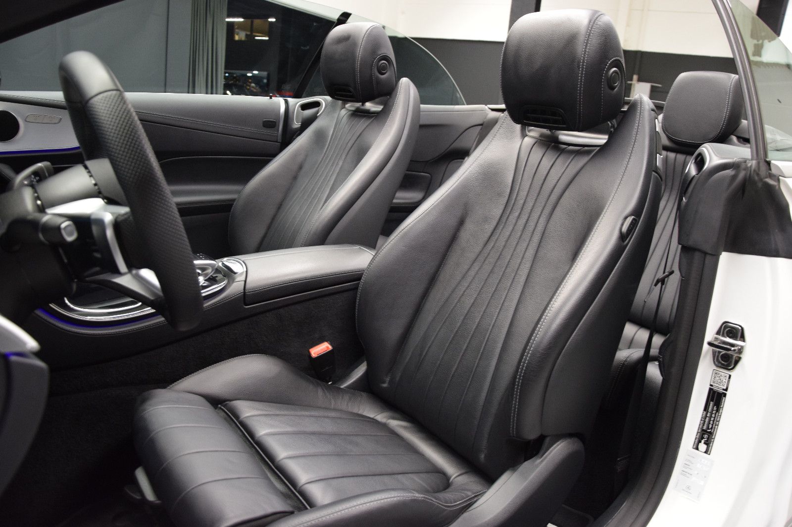 Fahrzeugabbildung Mercedes-Benz E 200 Cabrio 1.Hand AMG LED NAVI Ambiente Leder