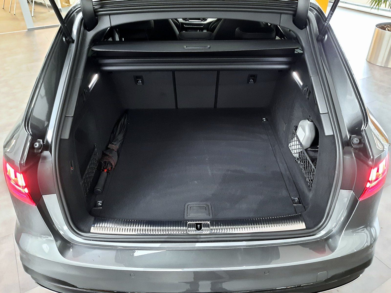 Fahrzeugabbildung Audi A4 Avant S-Line TDI Quattro *Standhzg*AHK*Panod*