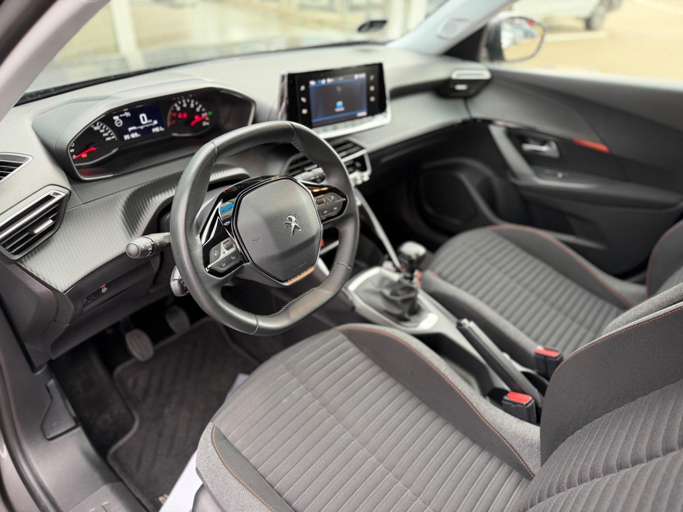 Peugeot 2008 Active Matrix AHK PDC SHZ SpurH