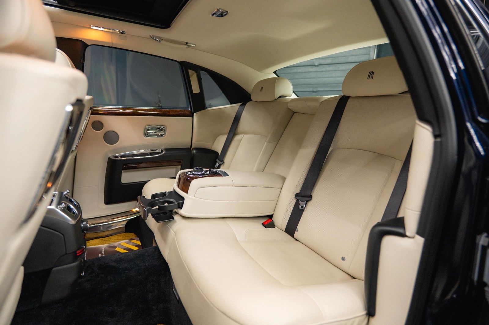 Fahrzeugabbildung Rolls-Royce Ghost V12 Full Service *Panorama*TV*360*HU*19%*