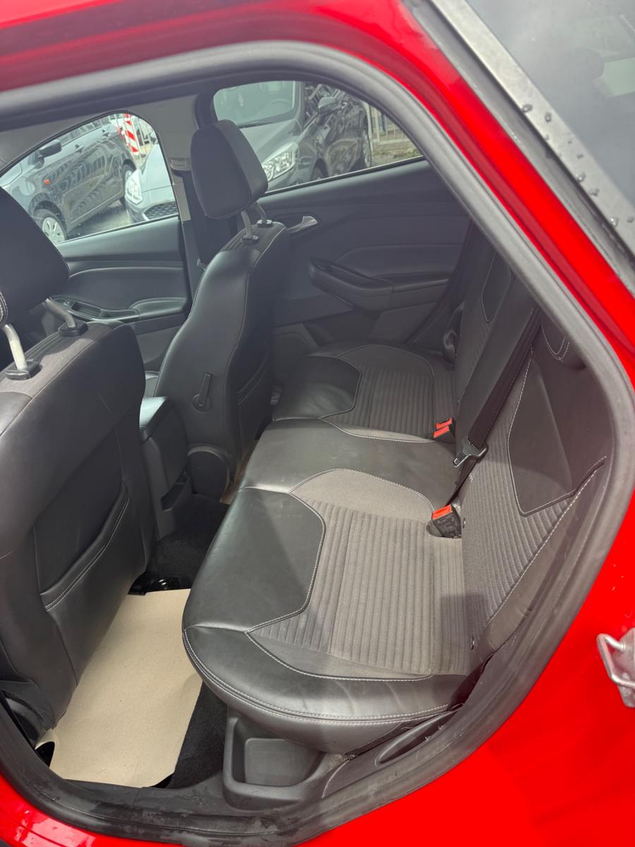 Ford Focus 2015 — photo 15