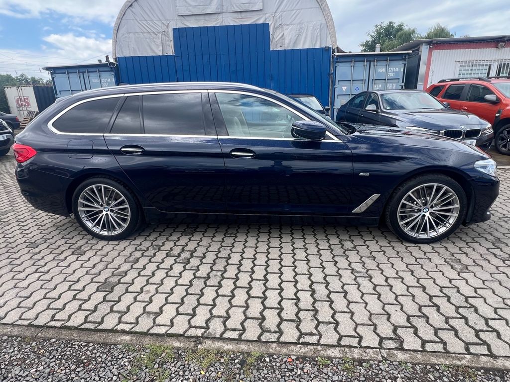 BMW 530 Baureihe 5 Touring 530 i xDrive Sport Line BMW 530 Baureihe 5 Touring 530 i xDrive Sport Line