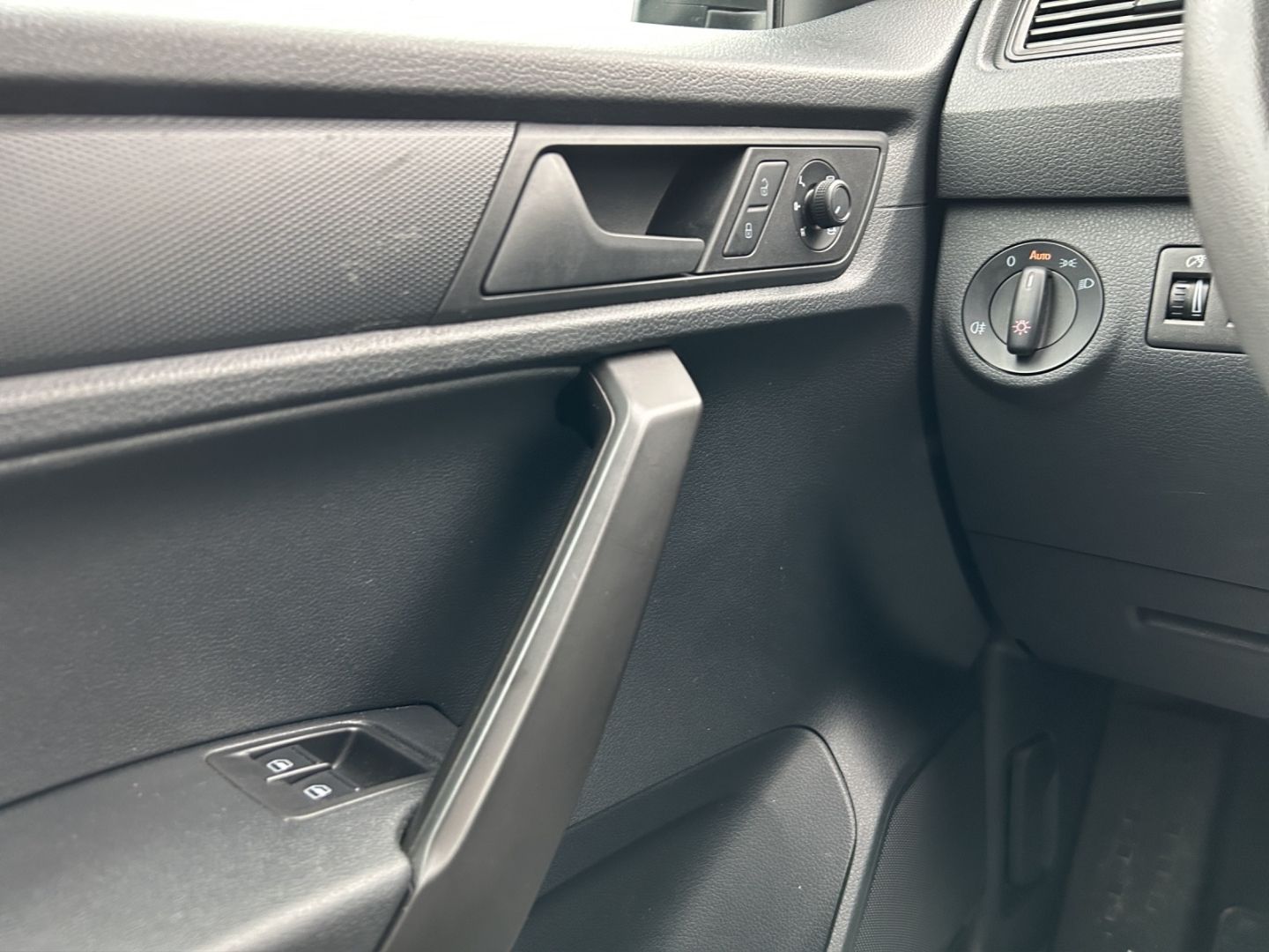 Caddy Nfz BMT Kombi 2.0 l TDI ParkLenkAssist Kli