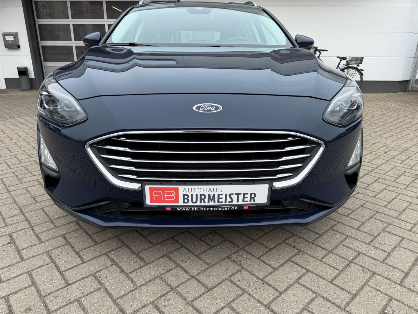 Fahrzeugabbildung Ford Focus Titanium X Turnier HUD Navi Digitales Cock