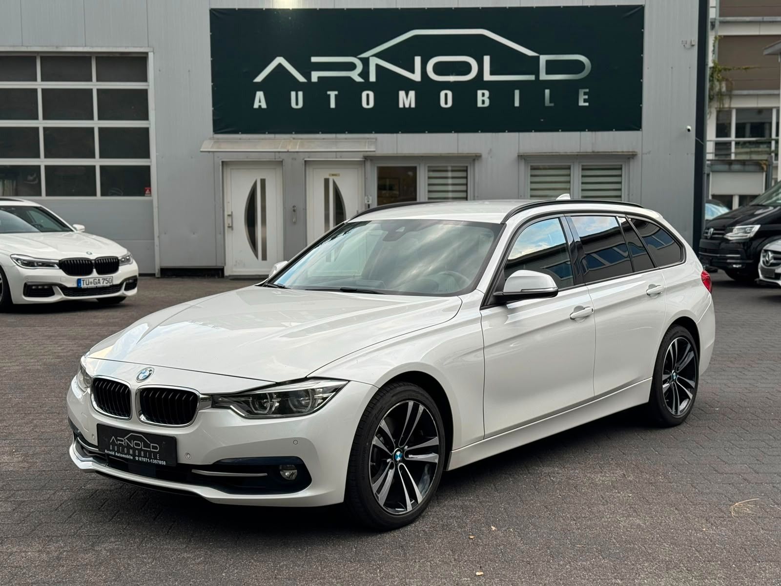 BMW BMW 330d Touring xDrive Sport Line *HuD*LED*PDC*H+