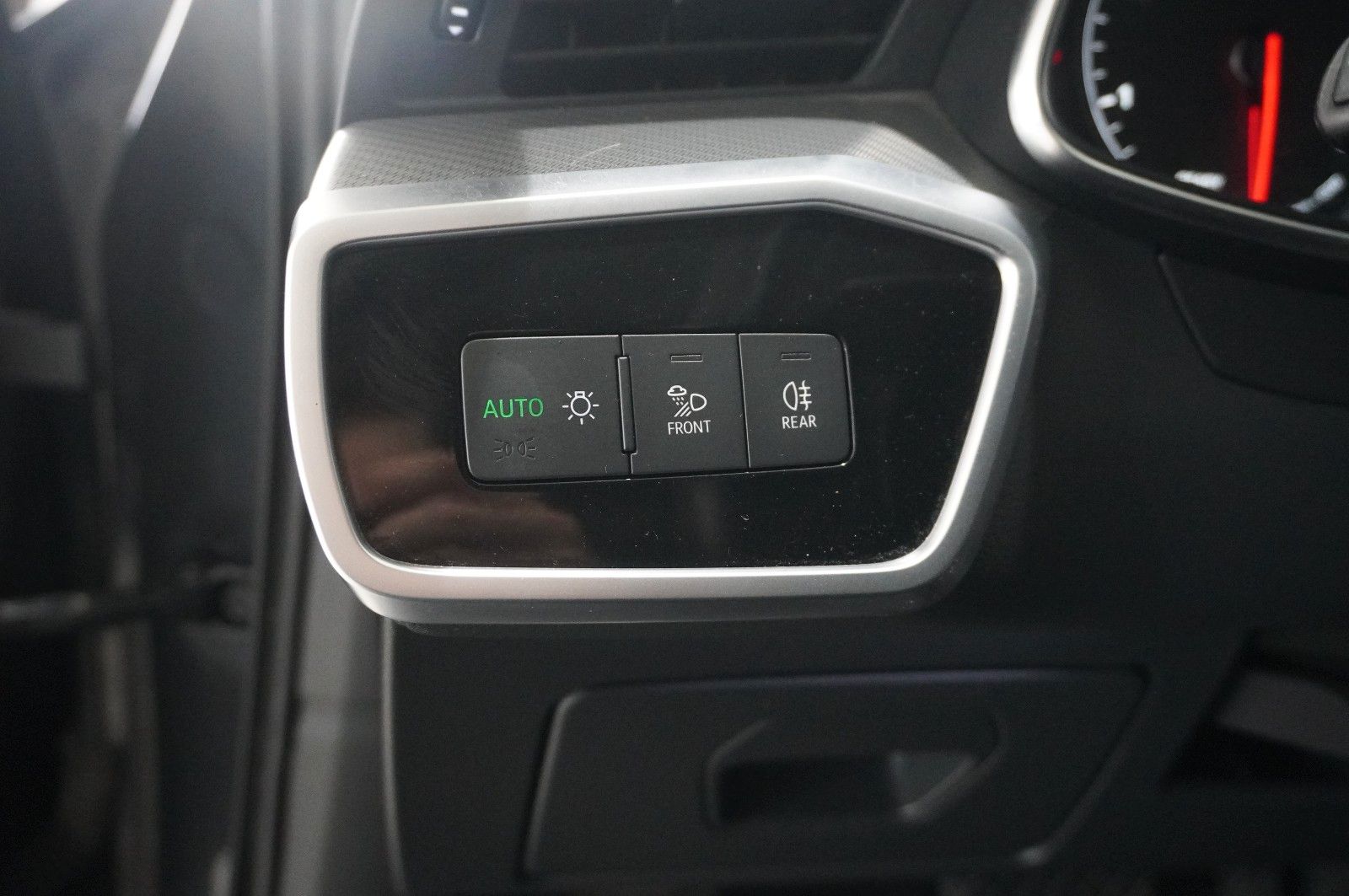 Fahrzeugabbildung Audi A6 Avant 40 TDI QUATTRO SPORT NAVI/ACC/SH/AHK