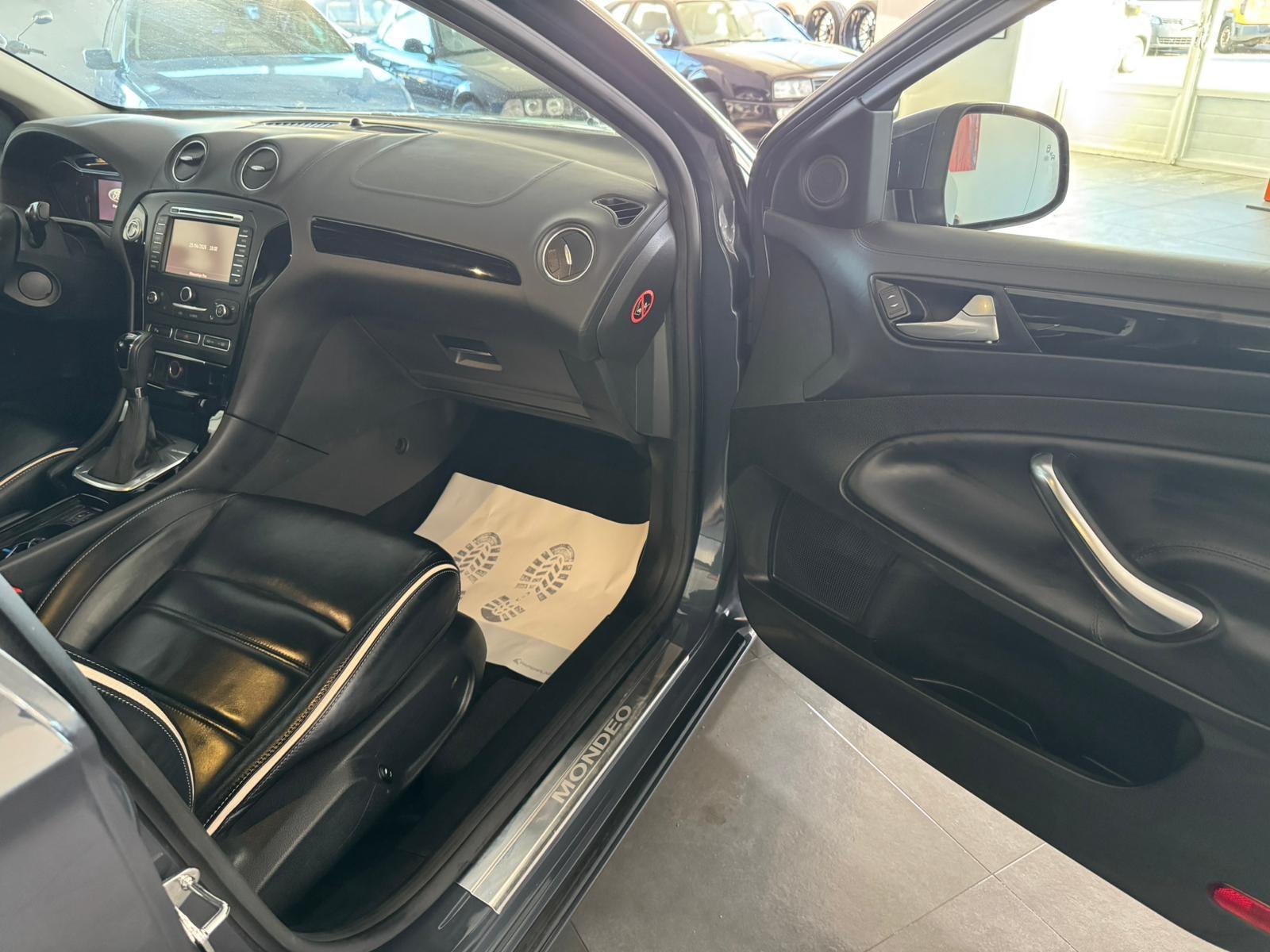 Ford Mondeo 2014 — photo 17