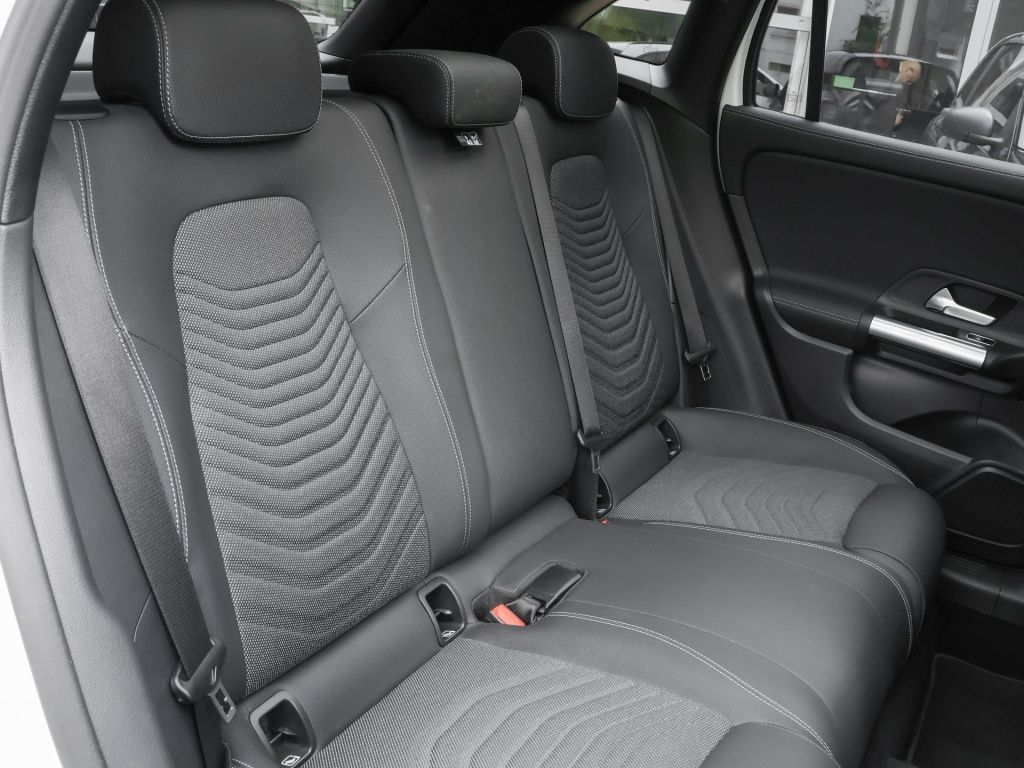 Mercedes-Benz GLA 250 e Progressive/Pano/AHK/360/MLB/Night/18' foto 5