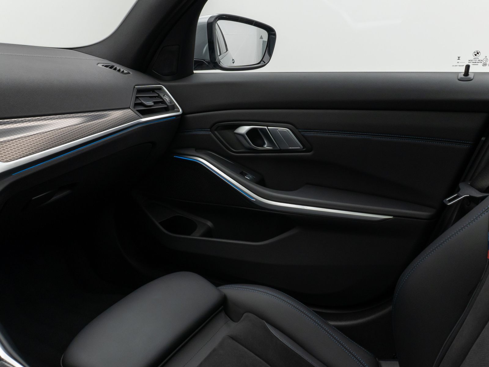 Fahrzeugabbildung BMW 330e M Sport Panorama Kamera HUD DAB HiFi AHK