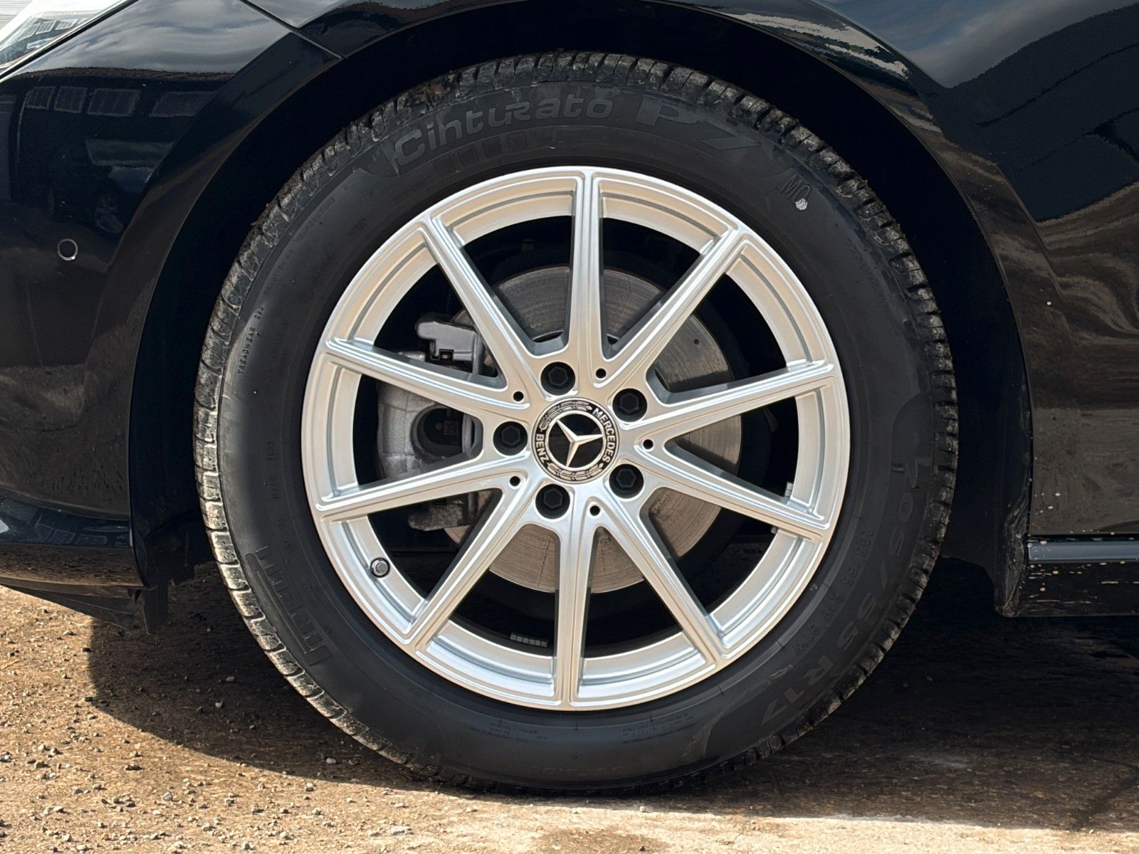 Fahrzeugabbildung Mercedes-Benz CLA 180 Shooting Brake TEMP CarPlay PDC SHZ