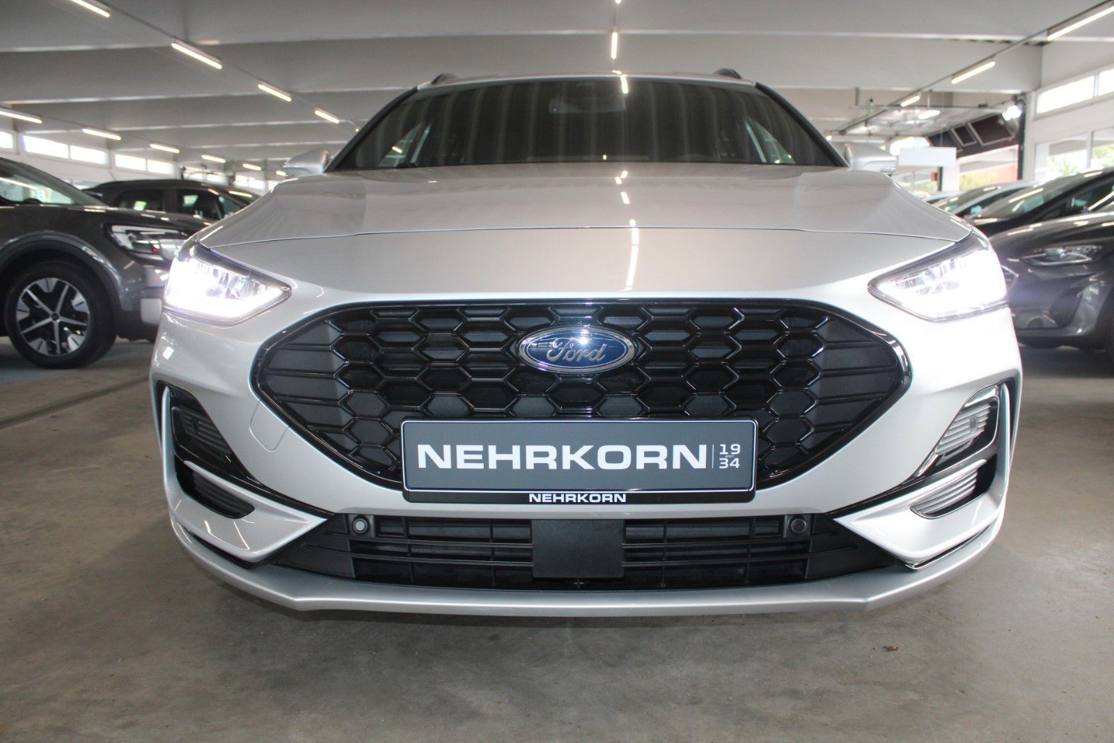 Fahrzeugabbildung Ford Focus ST-Line X Aut. LED ACC HUD WinterP el.Heck