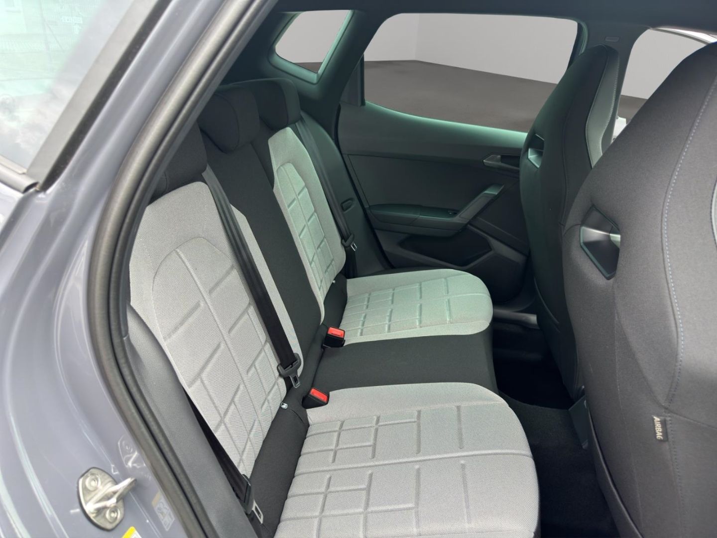 Fahrzeugabbildung SEAT Arona 1.0 TSI 85 kW FR Navi Digitales Cockpit LE