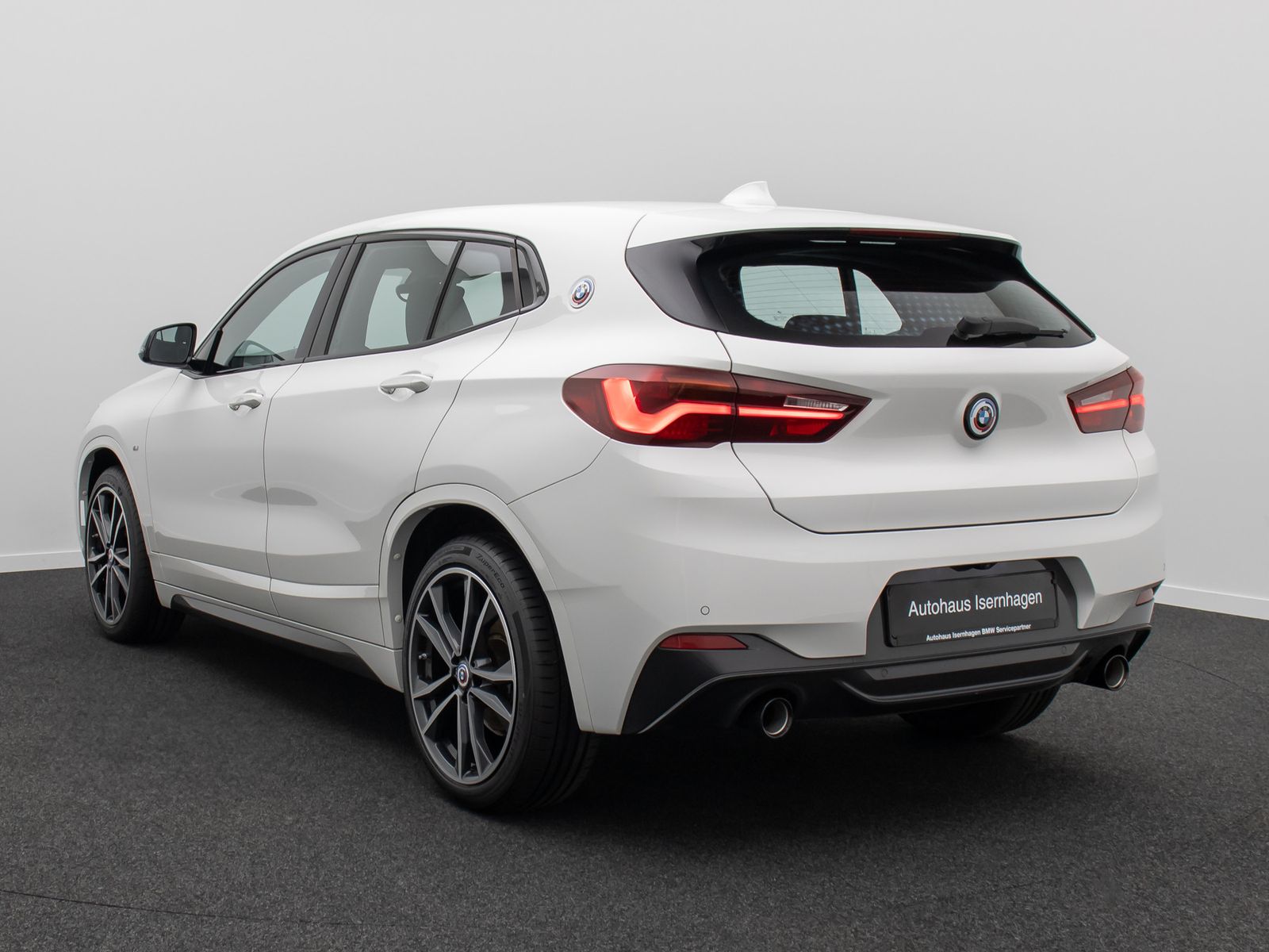 Fahrzeugabbildung BMW X2 sD18d M Sport GeschwindigReg Kamera DAB 19"