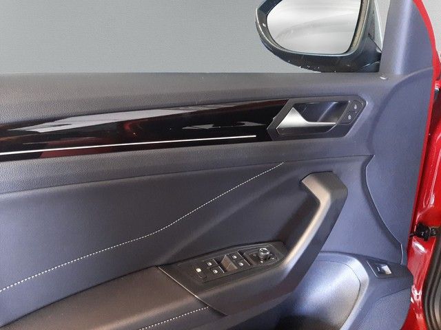 Fahrzeugabbildung Volkswagen T-Roc Black Style 1.5TSI DSG AHK Matrix Massage