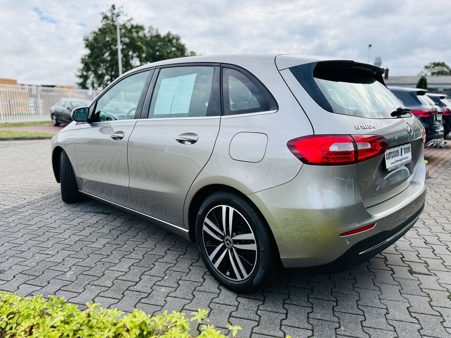 Fahrzeugabbildung Mercedes-Benz B 180 d, Autom, Distronic, PTS, RFK, Navi, Totw,