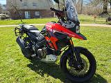 Suzuki Schicke V-Strom 1050 mit viel Zubehör - SUZUKI ENDURO