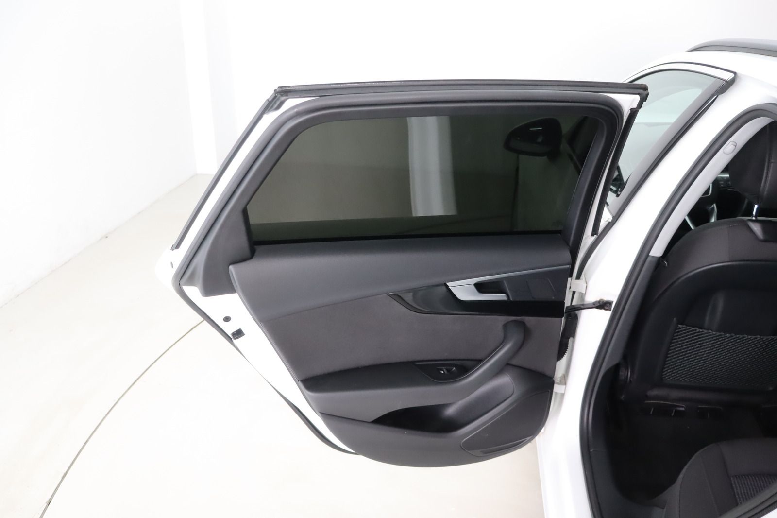 Fahrzeugabbildung Audi A4 Avant 3.0 TDI design * HUD * AHK