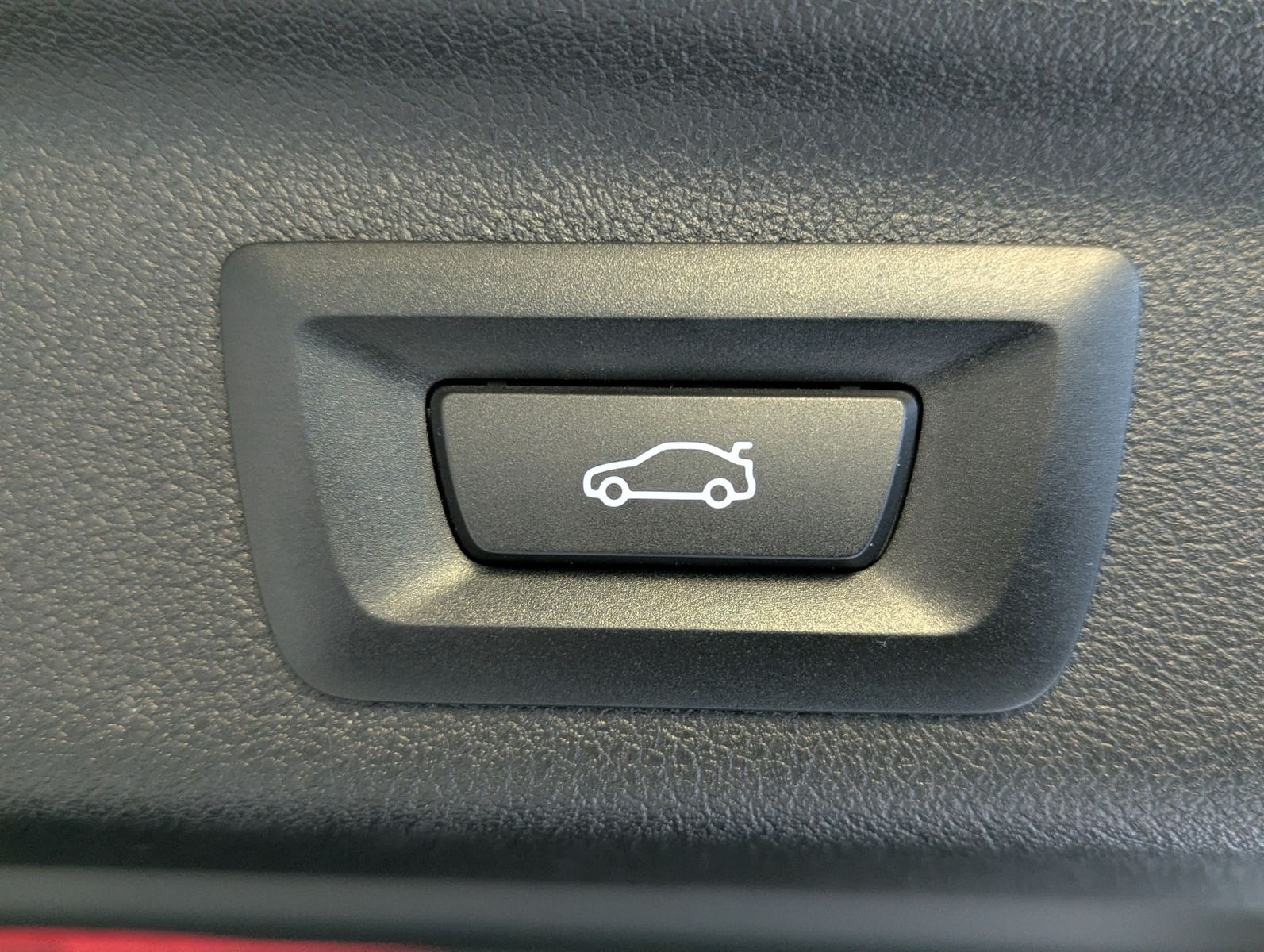 BMW 218 Active Tourer d Panoramadach Kamera AHK - Image 19