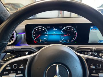 Mercedes-Benz CLA 180 *NAVI*LANE-ASSIST*KAMERA*NAVI*PDC*SZHZ*