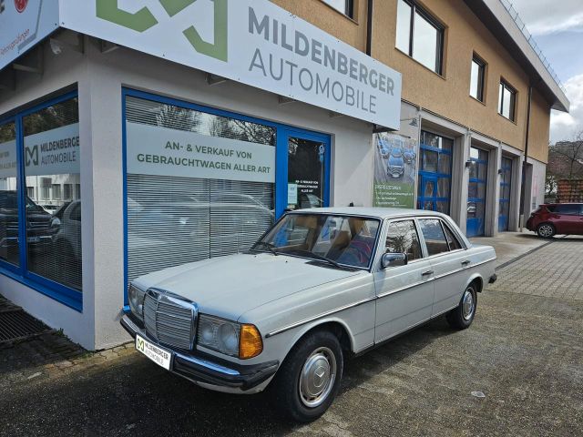 Mercedes-Benz 240D/Limousine/Oldtimer