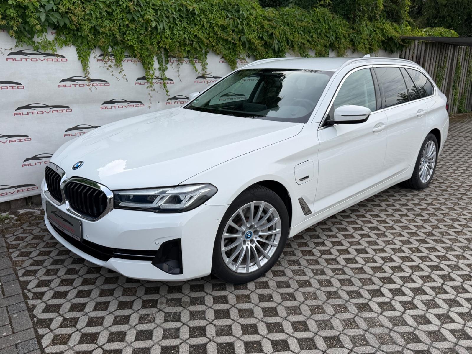 BMW 530e Touring Leder Kamera H&K Memory ACC