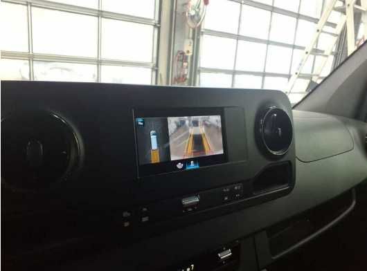 Fahrzeugabbildung Mercedes-Benz Sprinter 317 Kombi L2H2 Mobility Rollstuhl Lift