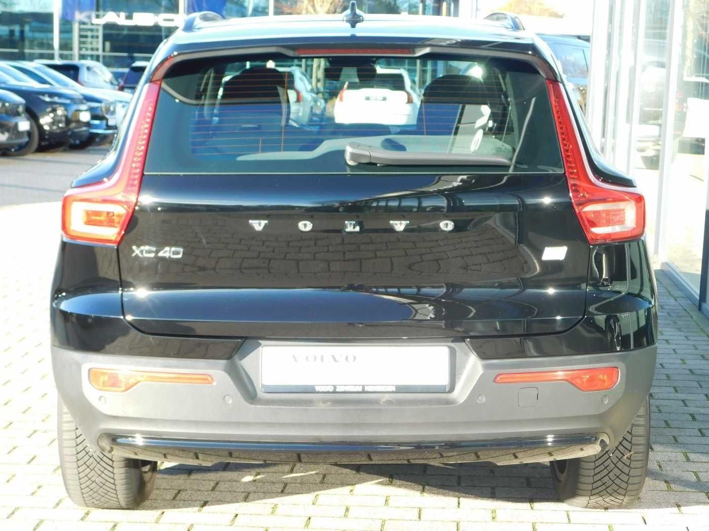 Fahrzeugabbildung Volvo XC40 Recharge Twin Motor AWD Plus 'AHK, GJR'