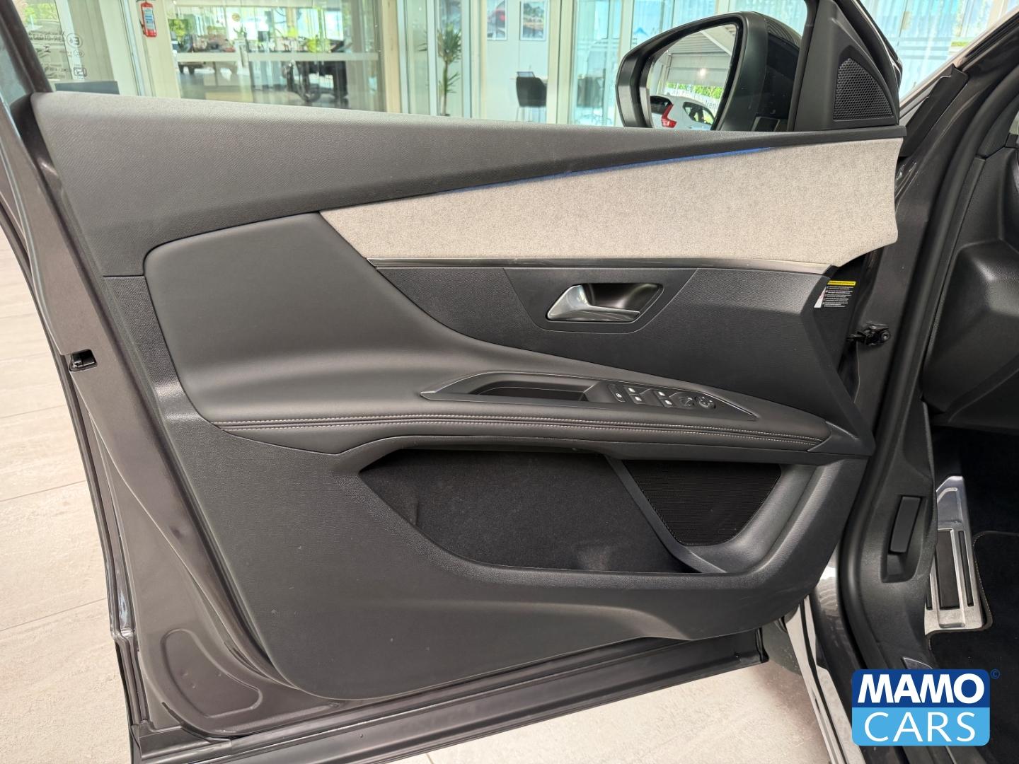 Peugeot 3008 Hybrid 136 GT  AHK/ACC/CAM/NAVI/SHZ