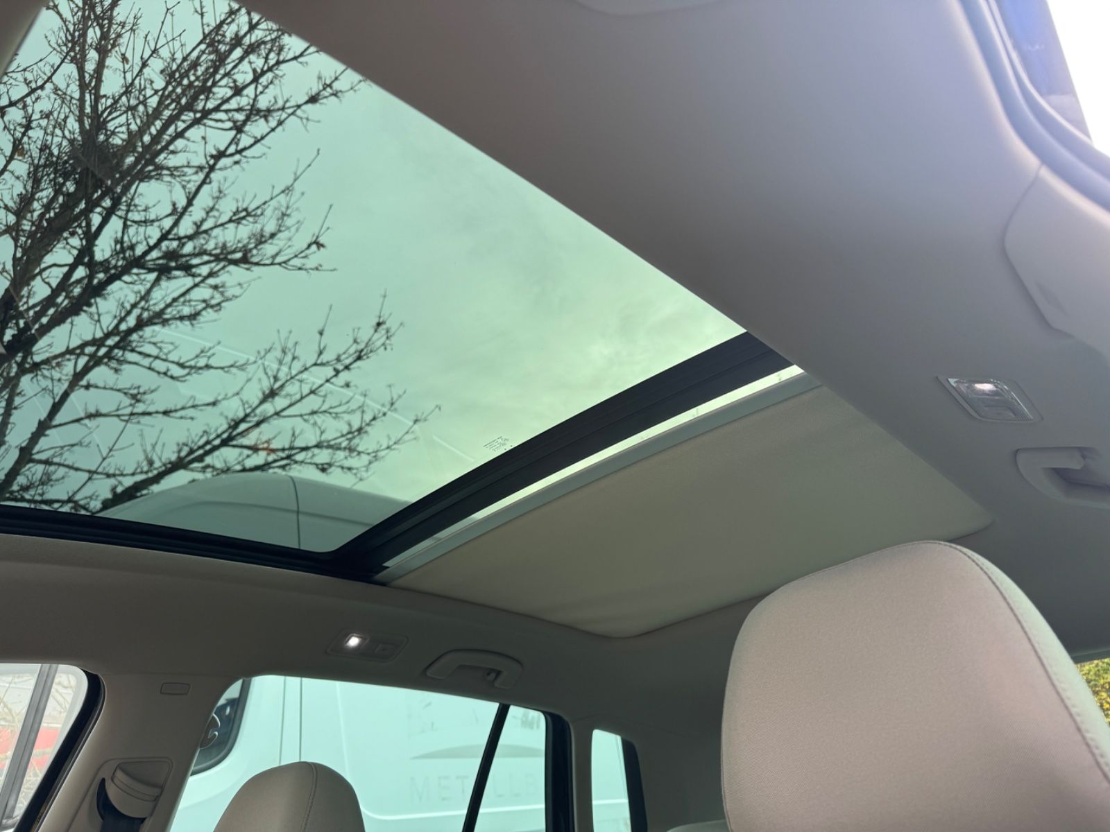 Fahrzeugabbildung Volkswagen Golf Sportsvan VII Highline Panorama+Navi+Xenon