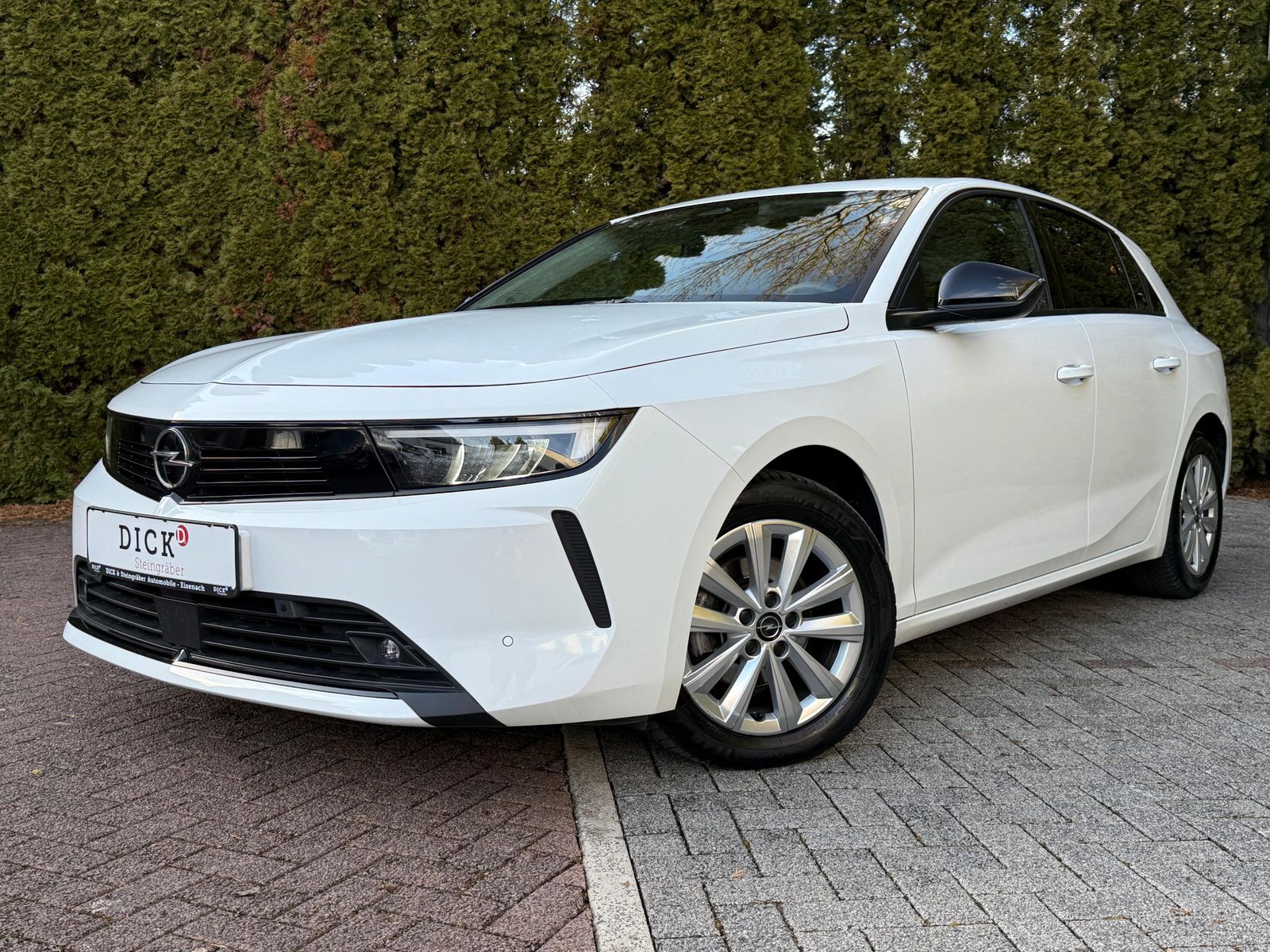 Fahrzeugabbildung Opel Astra L 1.2 Aut. Elega LED+NAV+ACC+KAM+DAB+CARPL