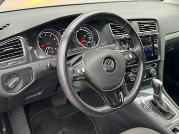 Volkswagen Golf - 2