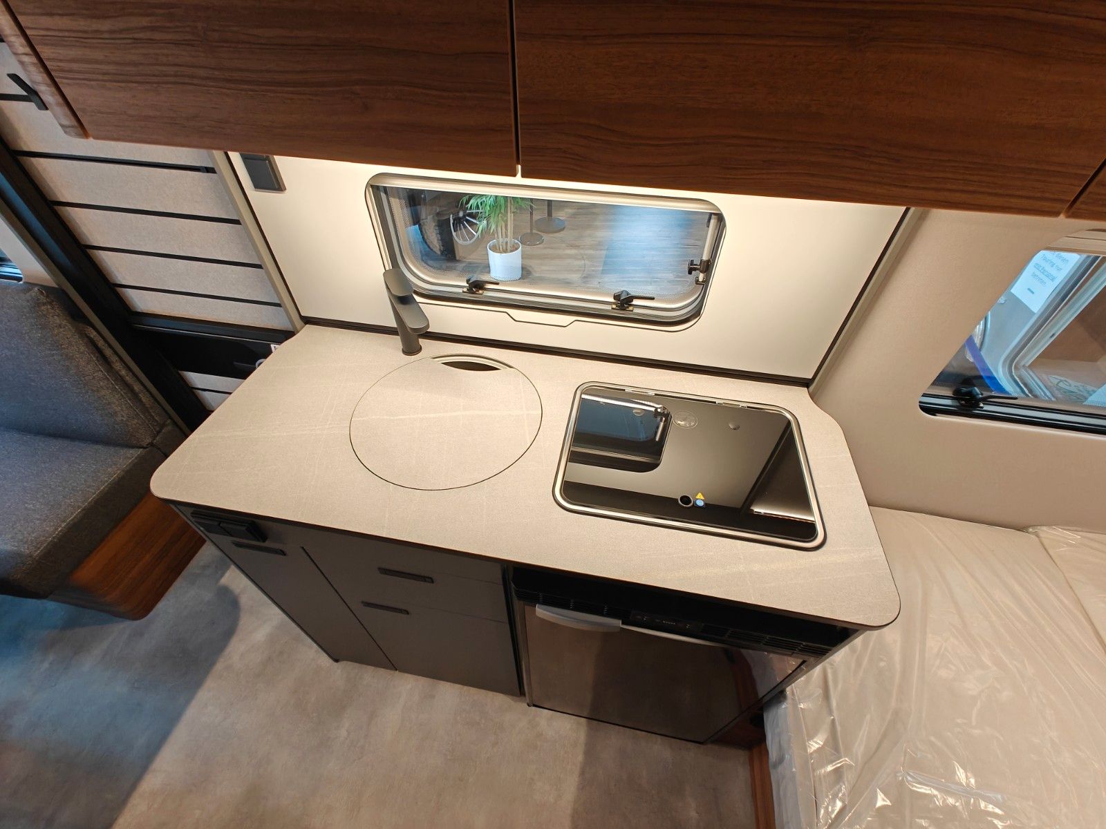 Fahrzeugabbildung HYMER / ERIBA / HYMERCAR Feeling 425 SD - MESSE-NEUHEIT 2026! -