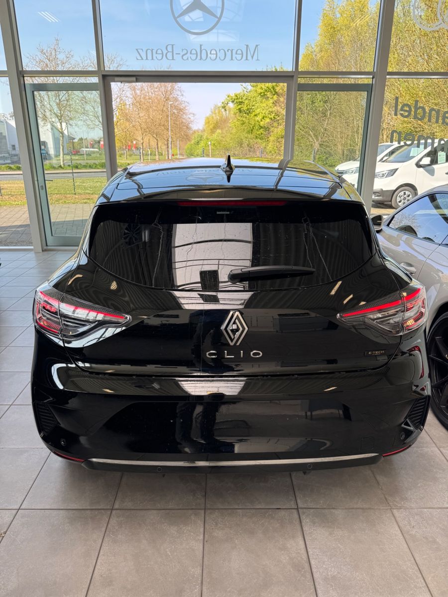 Fahrzeugabbildung Renault Clio V Techno  E-Tech/Automatik/Sofort