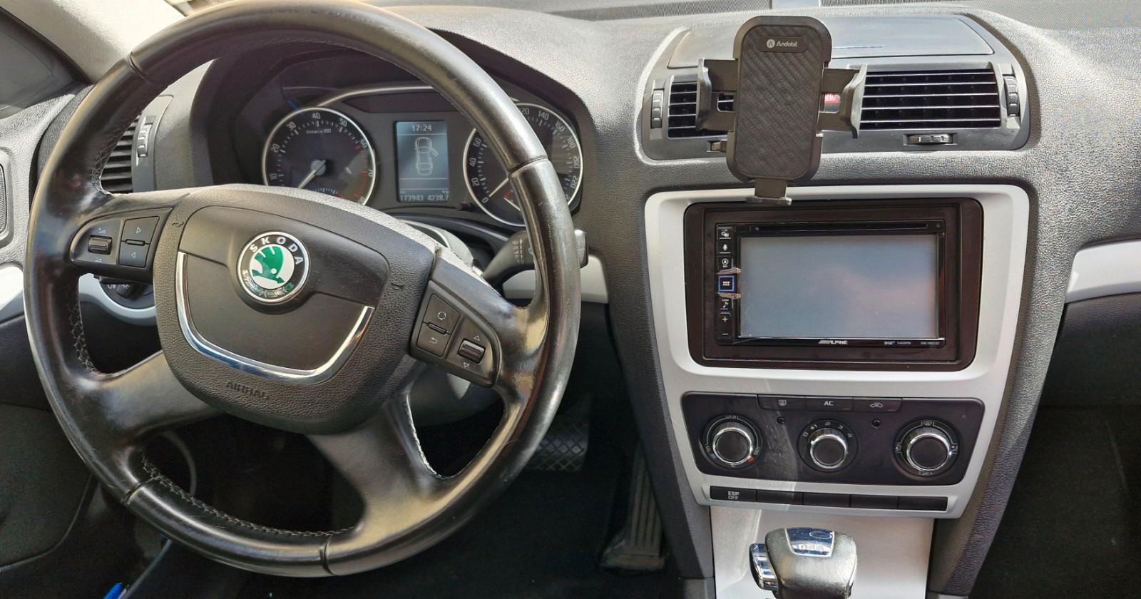 Skoda Octavia 2011 — photo 5