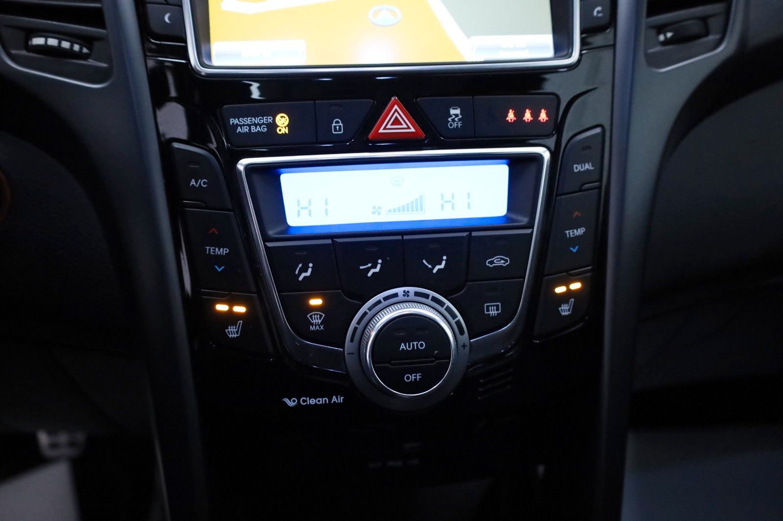 Fahrzeugabbildung Hyundai i30 Turbo T.Leder,Navi,Xenon,Kamera,SH,PDC