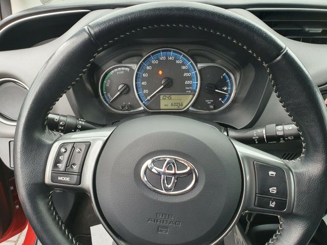 Toyota Yaris Edition-S Hybrid_14
