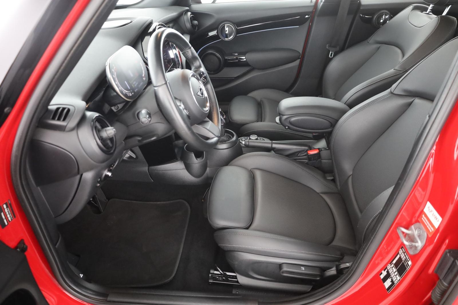 MINI Cooper 1.5 Classic Trim LED Navi Kamera Leder