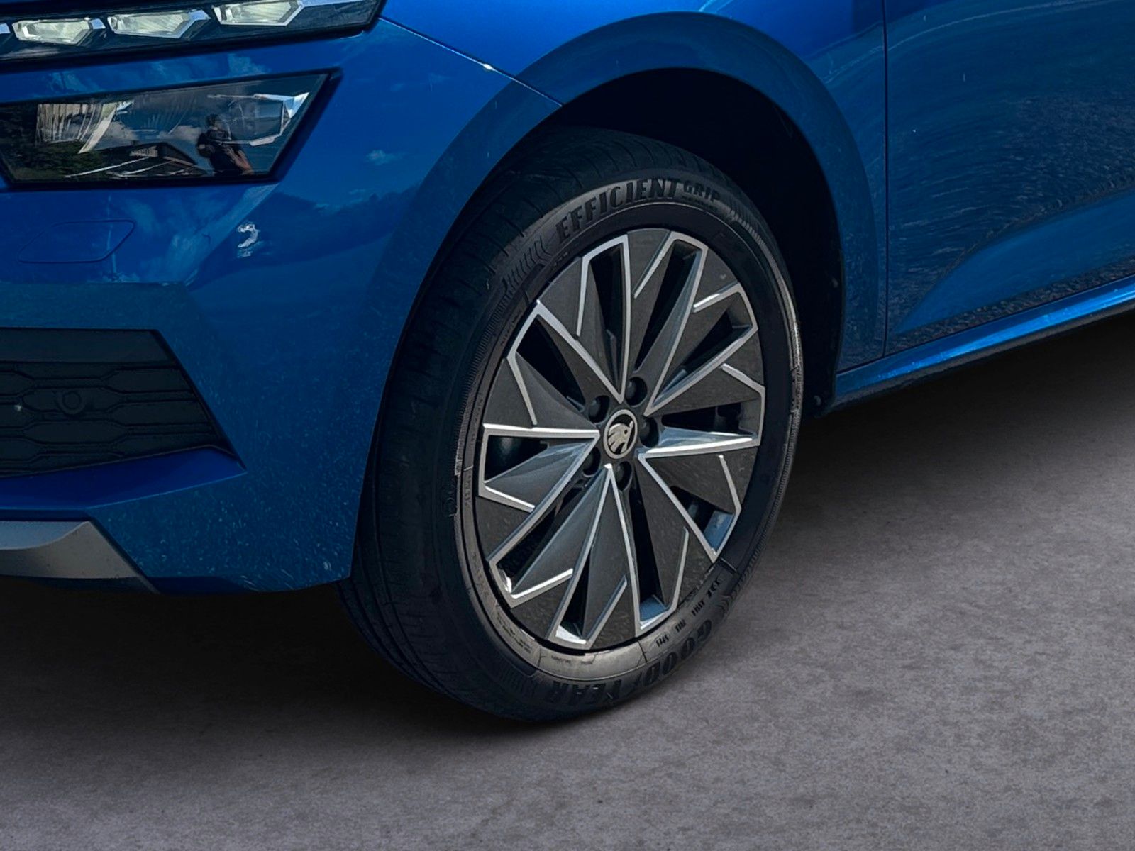 Fahrzeugabbildung SKODA Kamiq Ambition Tour 1.5 TSI