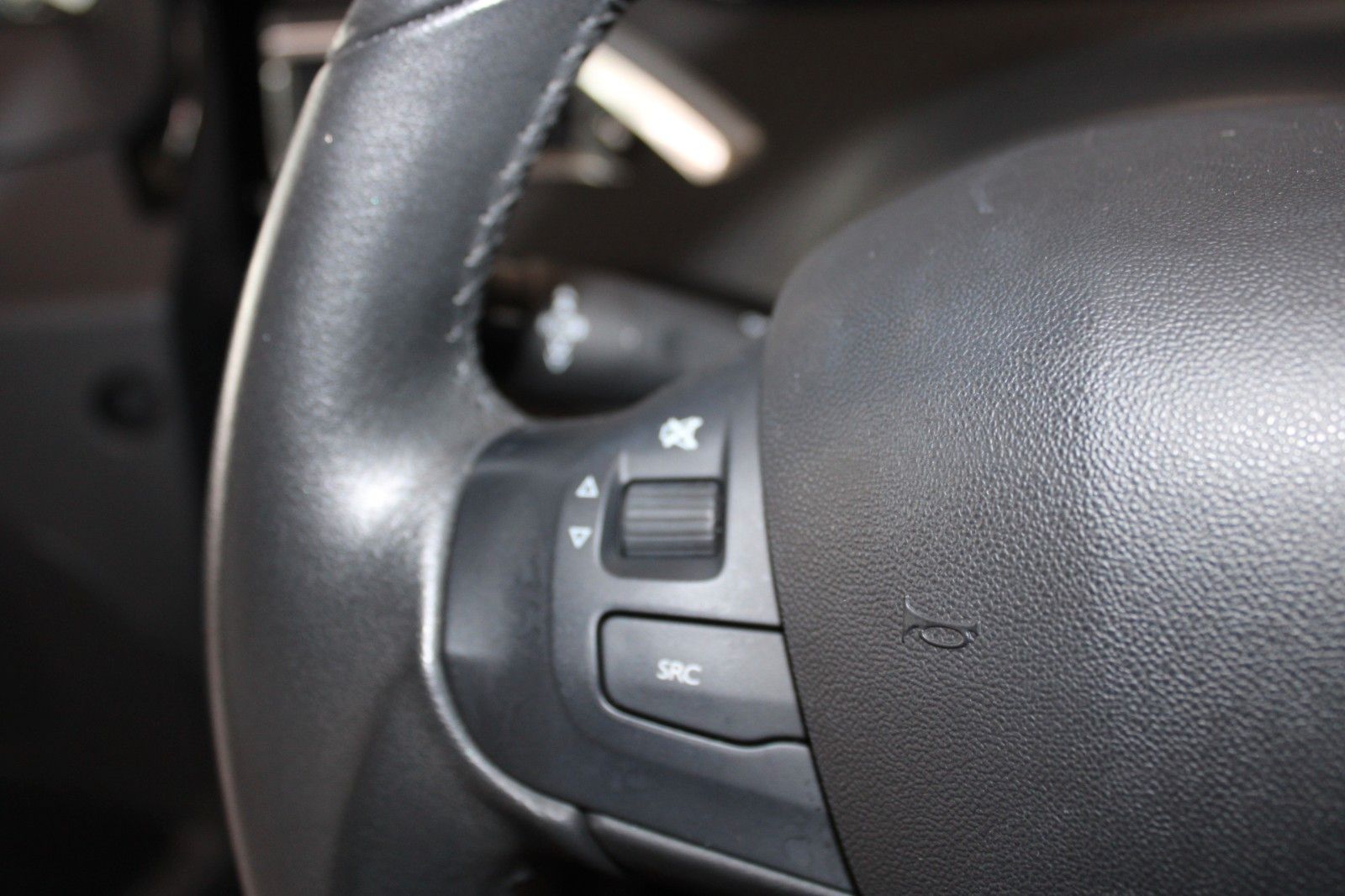 Fahrzeugabbildung Peugeot 208 Signature 110 Aut. Klimaauto PANO SHZ Allwet
