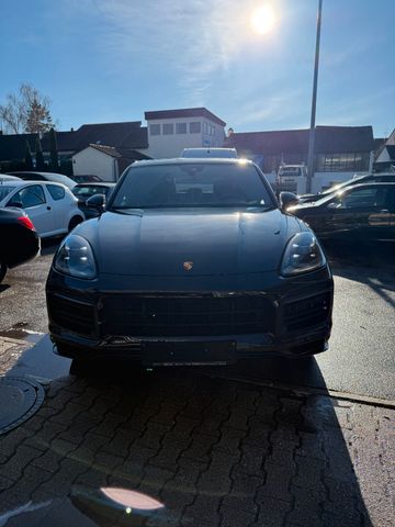 PORSCHE Cayenne GTS