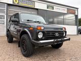 Lada Niva - scheckheftgepflegte Lada Niva