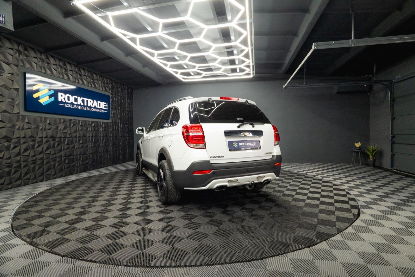 Fahrzeugabbildung Chevrolet Captiva 2.2 D LT+ 2WD Sport | 7 Sitze | 19 Zoll