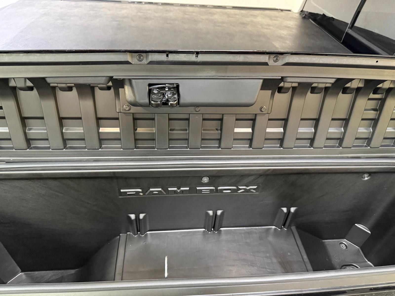 Fahrzeugabbildung Dodge RAM LIMITED HEMI V8-RAMBOX-TAILGATE-SOFORT!!!