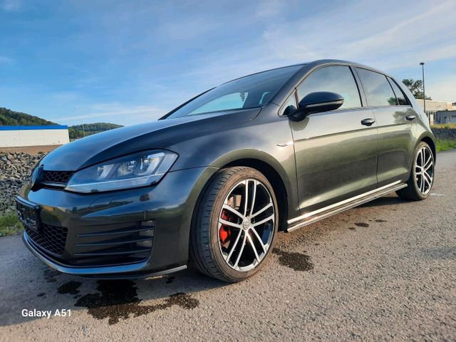 VW VW Golf VII  2.0 GTD